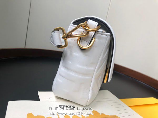 FENDI女包 頂級原單 Baguette迷你手袋 白色 全幅FF圖案 芬迪女鏈條斜挎包 可手提  fdz2062